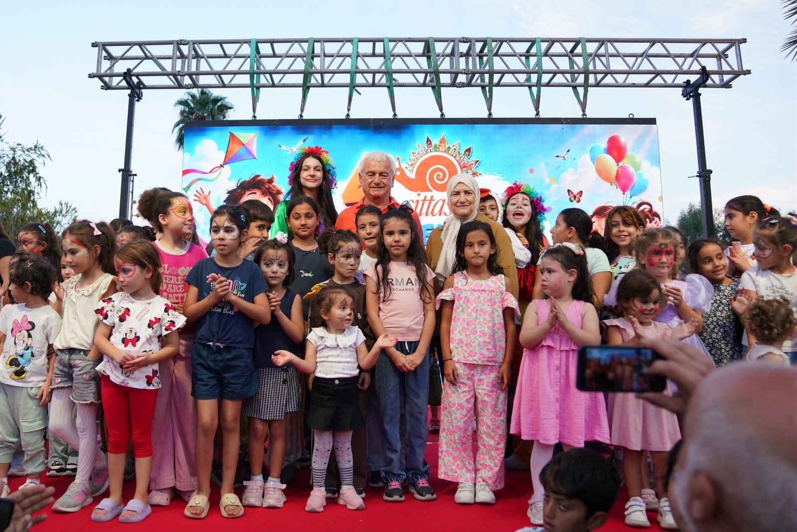 4. Cittaslow Çocuk Şenliği Finike’de Renkli Görüntülere Sahne Oldu