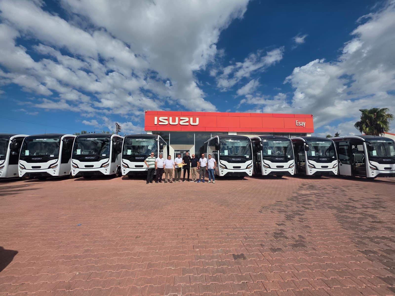 Anadolu Isuzu, Ertanlar Taşımacılık’a 10 Adet NovoLux Teslim Etti